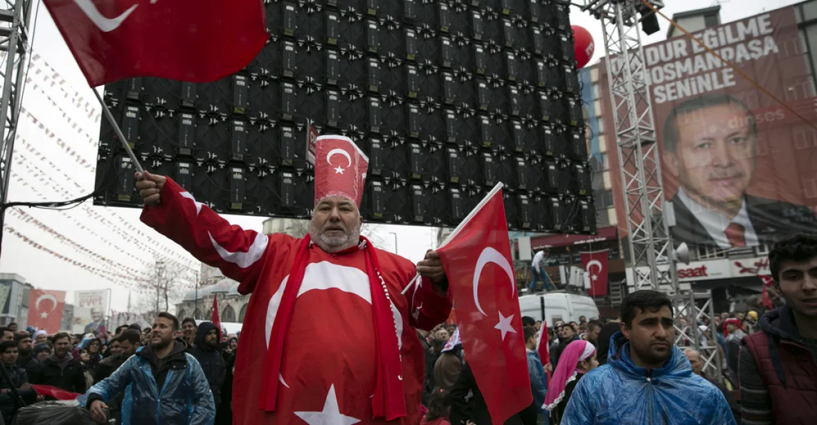 Erdoganovo referendum a turecká demokracie