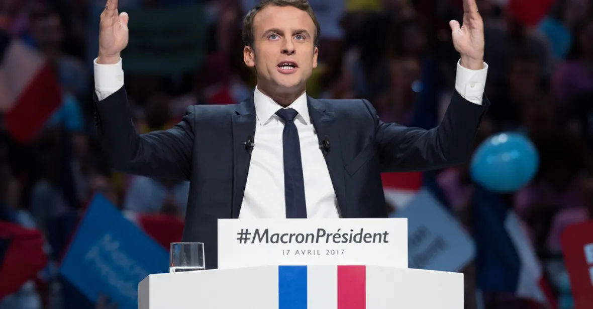 59:41. Macron po debatě zvýšil náskok před Le Penovou