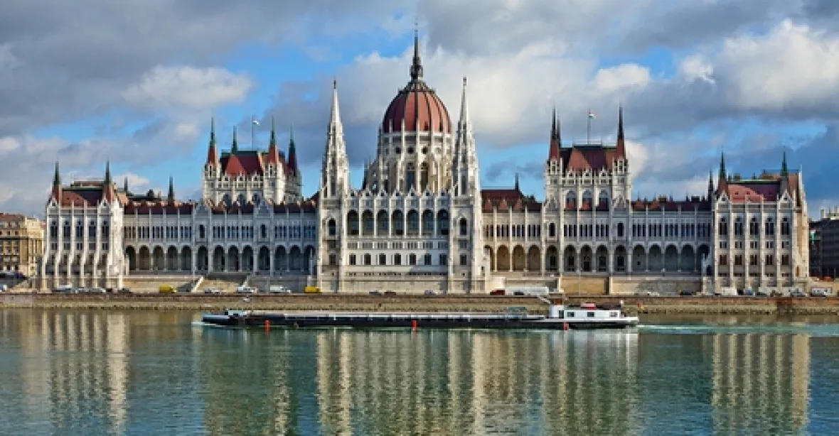 Maďarsko zmírní návrh zákona namířený proti nevládním organizacím