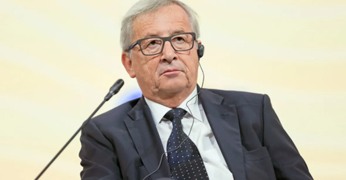 Juncker k Čechům: Dostáváte pomoc z Bruselu, tak přijímejte migranty