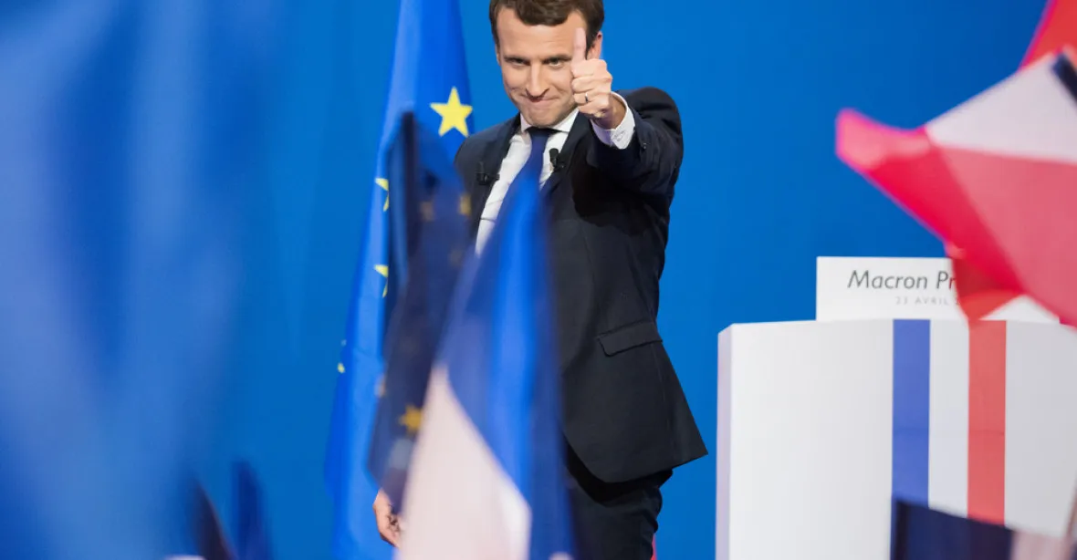 Francouzské parlamentní volby vyhrál Macron