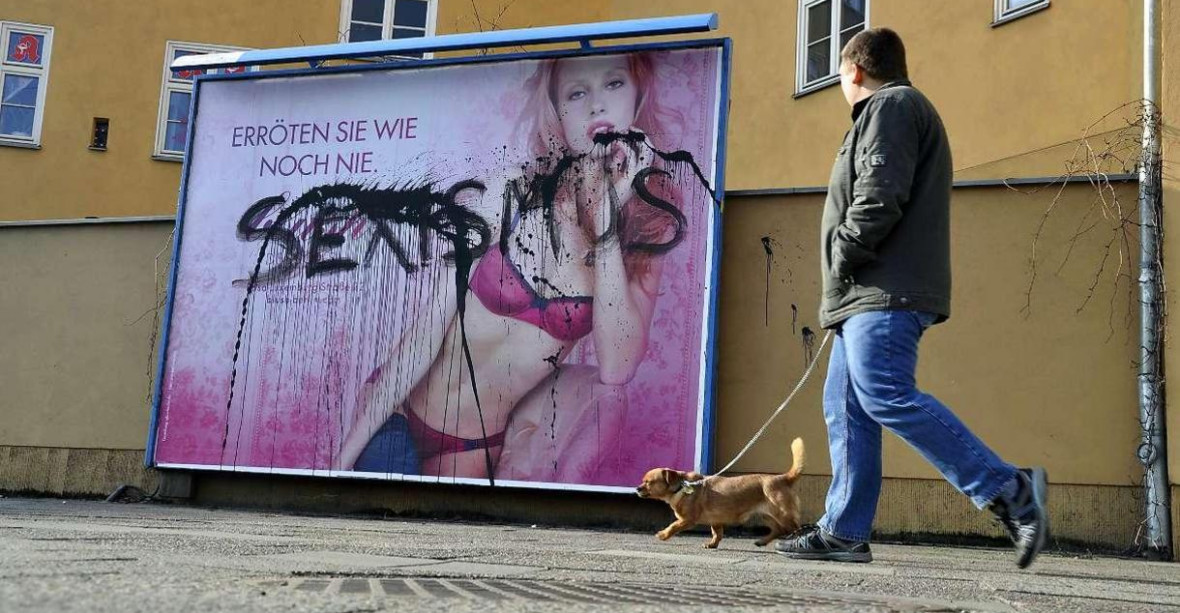 Berlín začne s cenzurou údajných sexistických billboardů