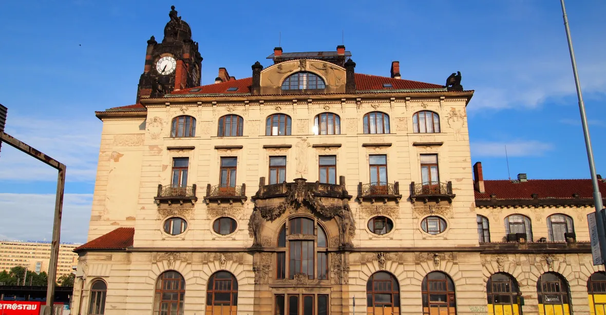 Policie uzavřela pražské Hlavní nádraží, zkoumala podezřelé zavazadlo