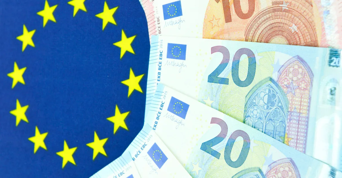Francie: EU by měla donutit nadnárodní firmy platit větší daně