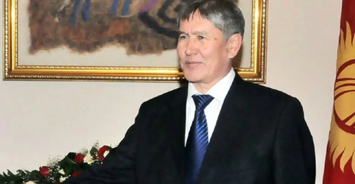 Kyrgyzský prezident se postavil za Liglass, za firmu loboval i Zeman