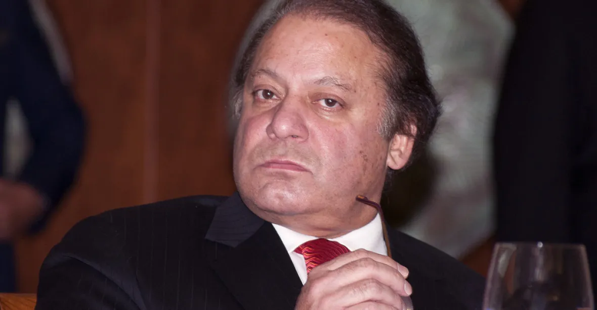 Pákistánský premiér podal demisi poté, co nejvyšší soud rozhodl o jeho odvolání