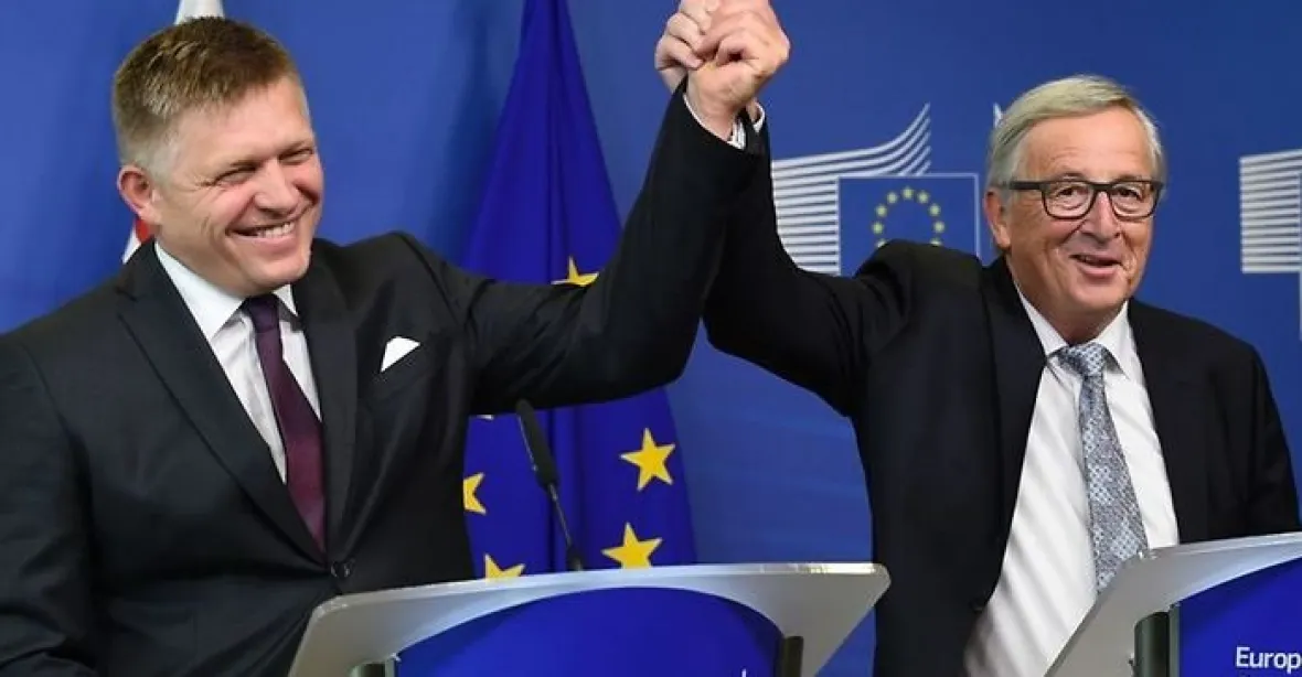 Slovensko na cestě mezi hodné země EU. Fico se prý už dohodl s Junckerem