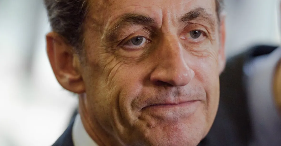 Sarkozy čelí dalšímu obvinění. Bral úplatky, aby prosadil konání MS ve fotbale v Kataru