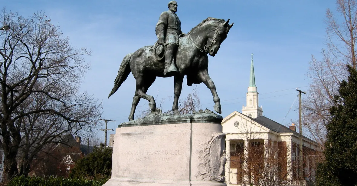 Průzkum v USA: Konfederační pomníky by měly zůstat, soudí většina