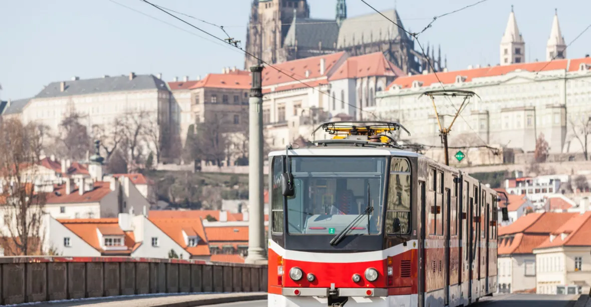 V Praze chybí řidiči. Budou delší prázdninové intervaly i v září?
