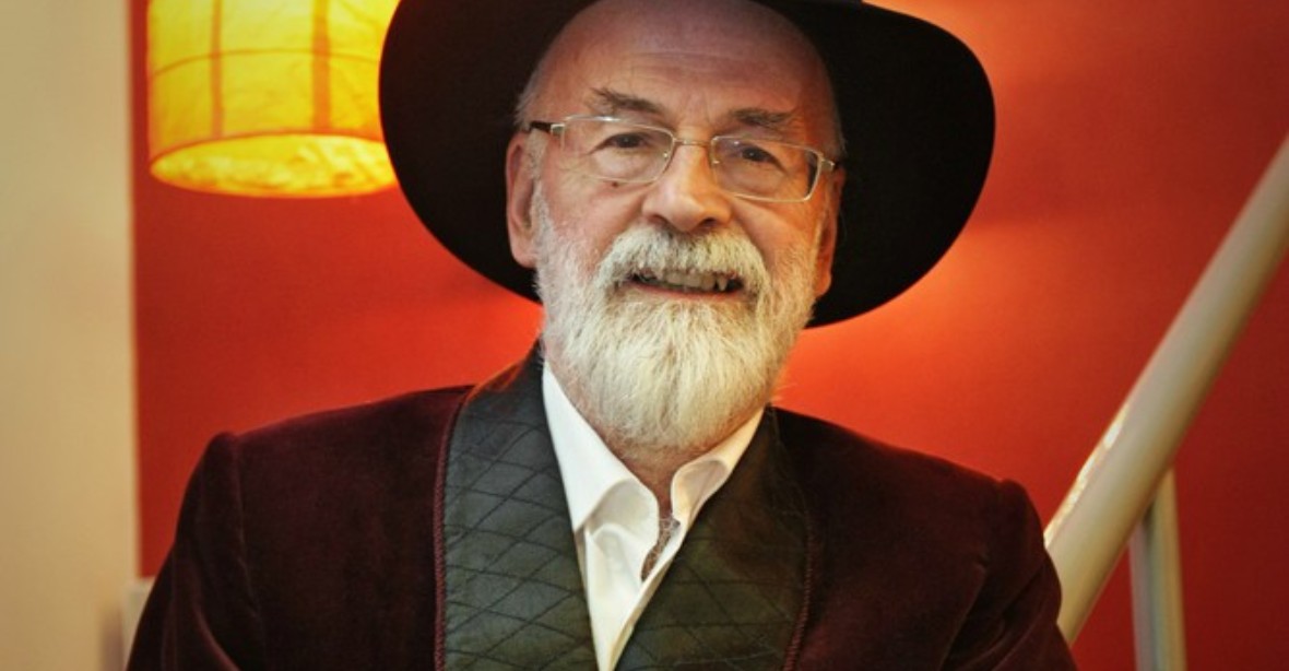 Nedokončené romány Terryho Pratchetta zničil parní válec