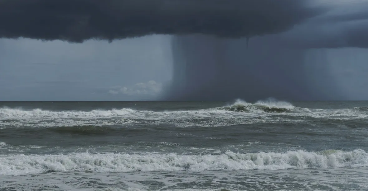 Z Atlantiku se žene další hurikán, míří ke Karibiku