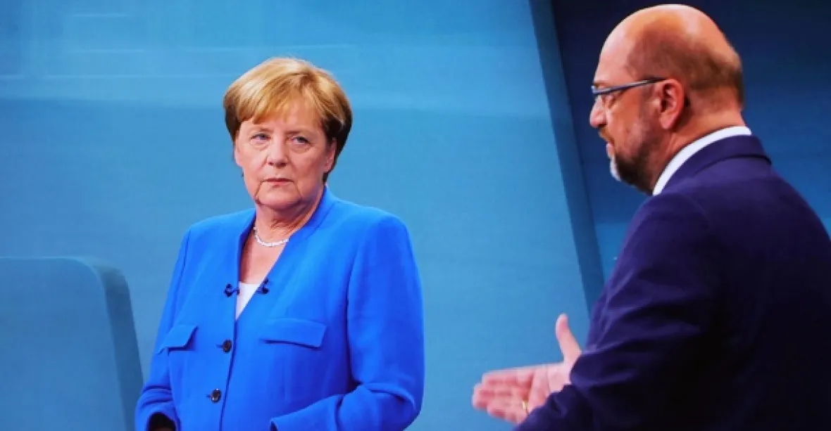 V TV duelu se Schulzem byla Merkelová přesvědčivější. Islám patří k Německu, prohlásila