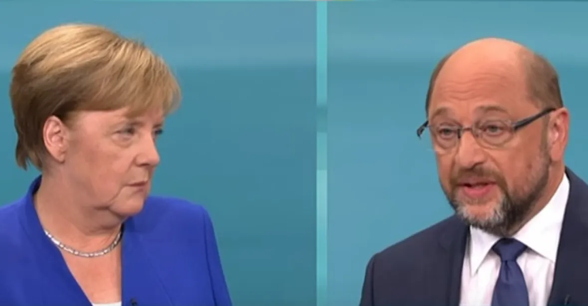 Schulz nabídl Merkelové post vicekancléřky. Na vítězství si věří