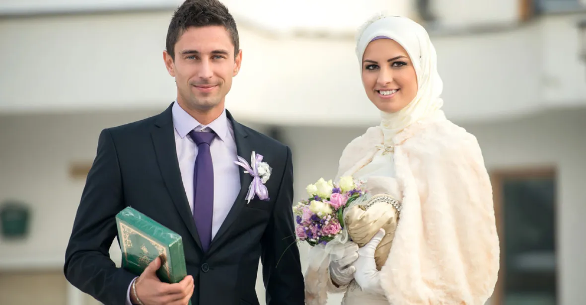 Tunisanky se mohou provdat za jinověrce, oznámil prezident