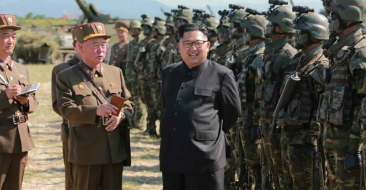 KLDR chce dosáhnout rovnováhy sil s USA, řekl diktátor Kim o pátečním testu rakety