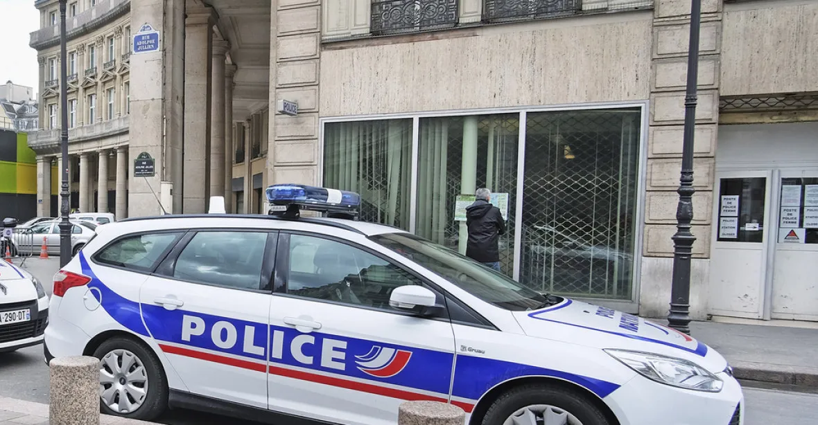 Francouzská policie rozeslala varování před hrozbou teroristických útoků na kolejích