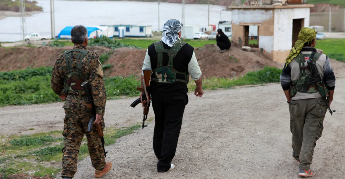 Na arabsko-kurdské milice zaútočila v Sýrii letadla. My to nebyli, brání se Moskva