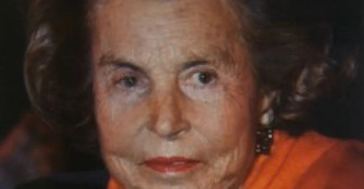 Zemřela nejbohatší žena světa. Bylo jí 95 let a vlastnila 863 miliard korun