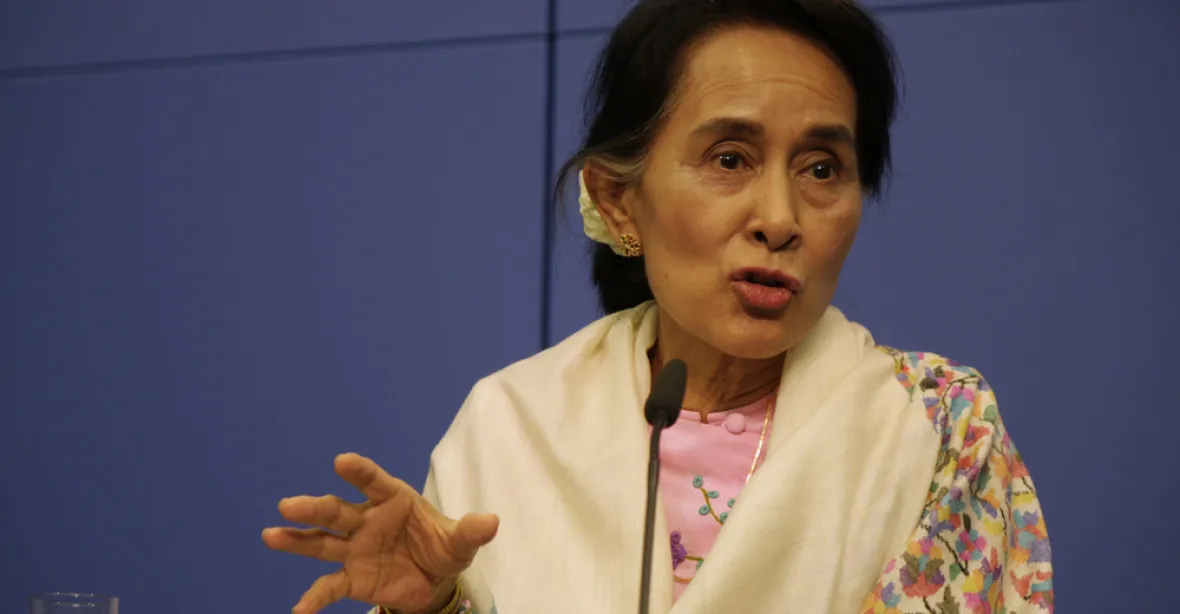 Su Ťij do Česka nepřijede, bude řešit krizi s Rohingy