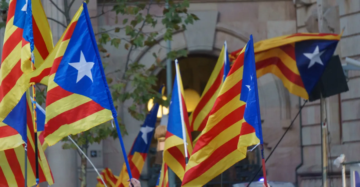 V Barceloně se opět demonstruje. Madrid hrozí koncem autonomie