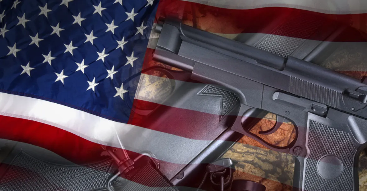 Evropané nikdy nepochopí americkou lásku ke střelným zbraním