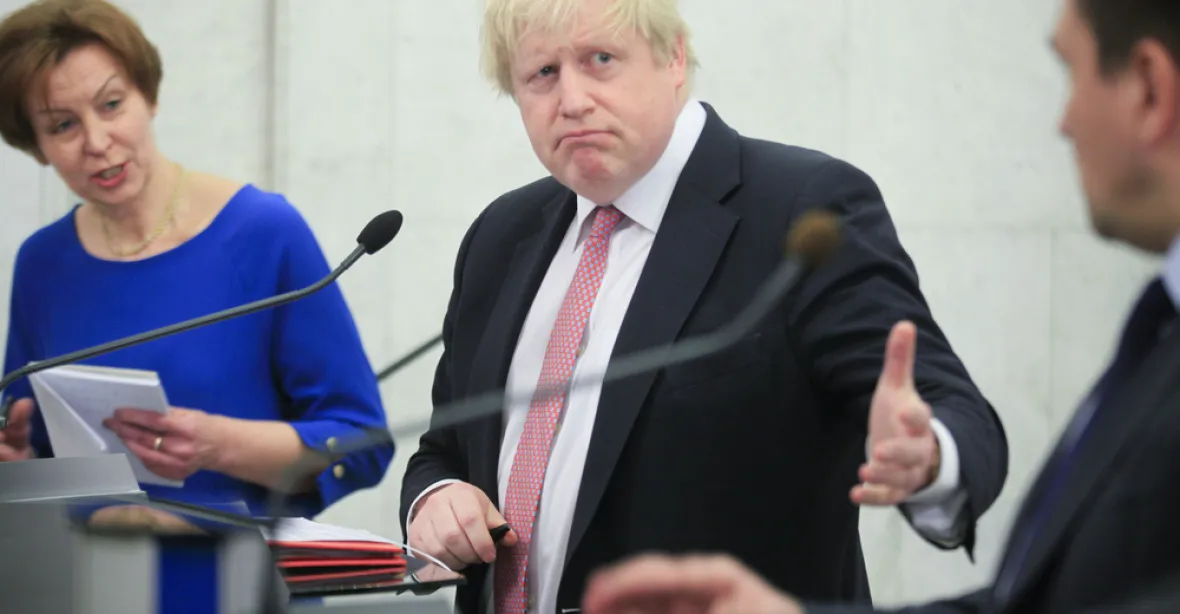 Boris Johnson urazil Libyi: Odkliďte si mrtvoly a pak přijedeme