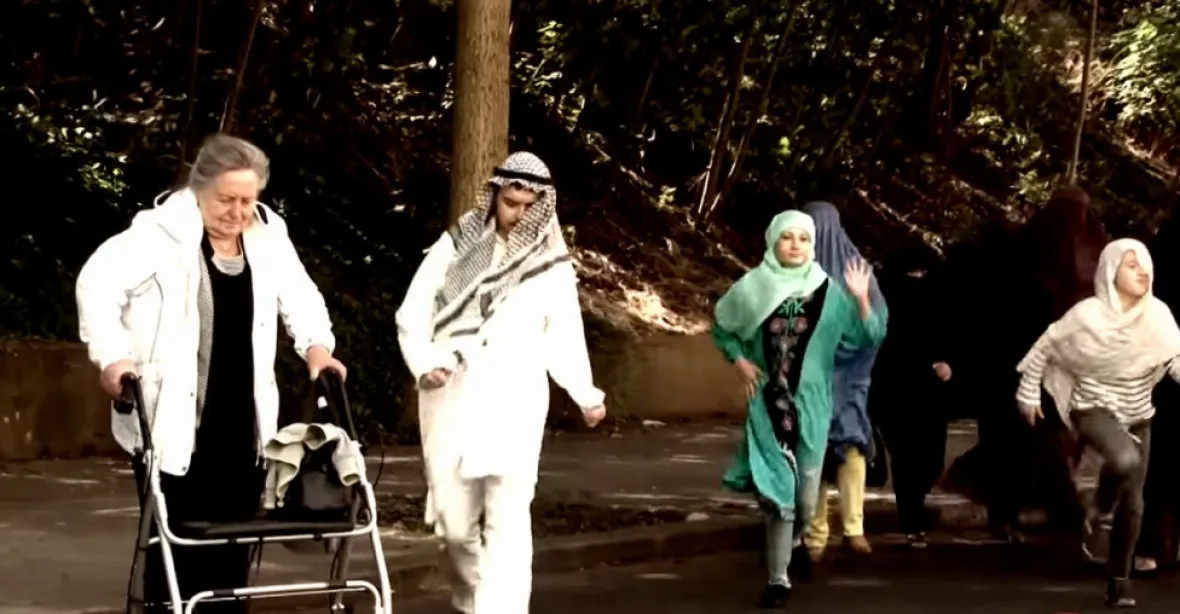 „Islamisti podrazili nohy babičce.“ ČT volební spot vysílat musí