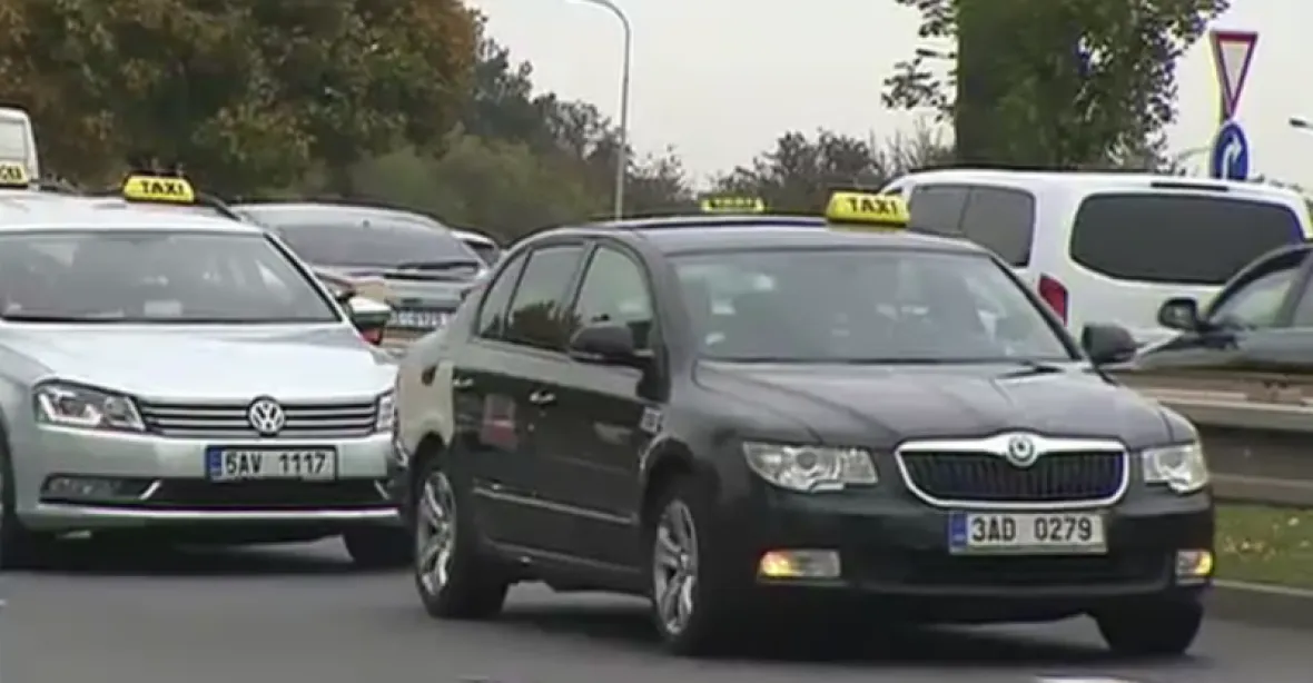 Pražští taxikáři chystají na středu další protest. Podrobnosti tají