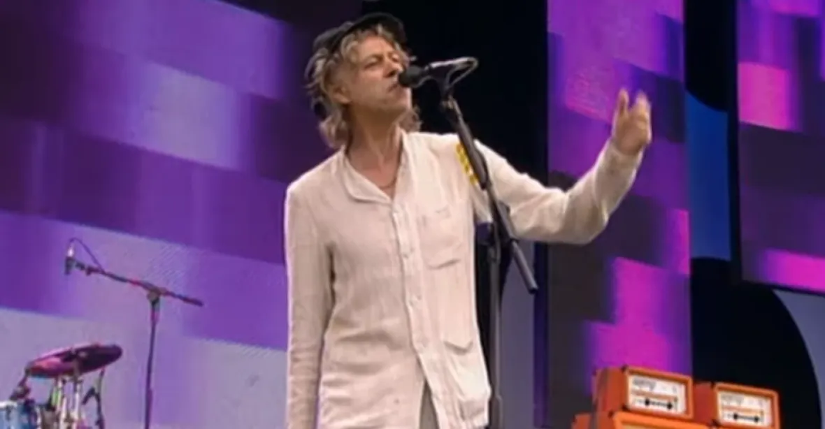 Hudebník Bob Geldof vrátil cenu města Dublinu. Na protest proti Su Ťij
