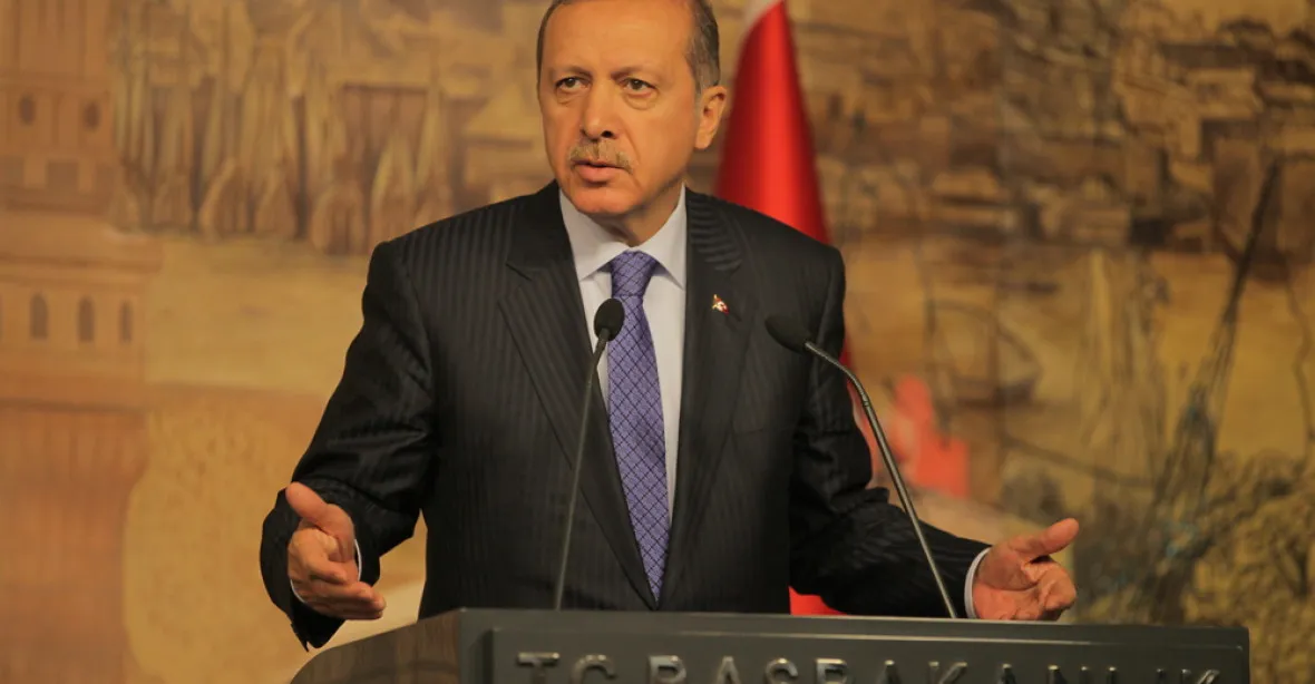 Šéf NATO se omluvil Turecku za to, že byl Erdogan při cvičení označen za nepřítele