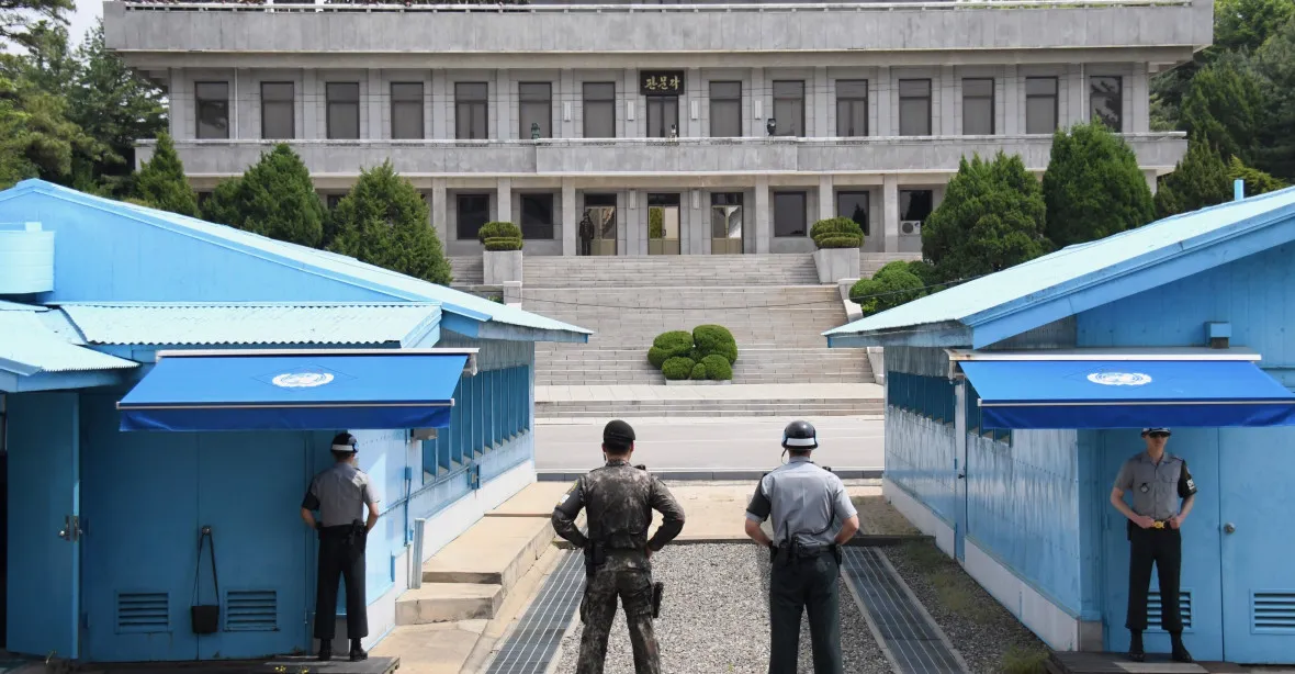 Soul šíří tlampači zprávy o útěku severokorejského vojáka. KLDR před občany incident tají