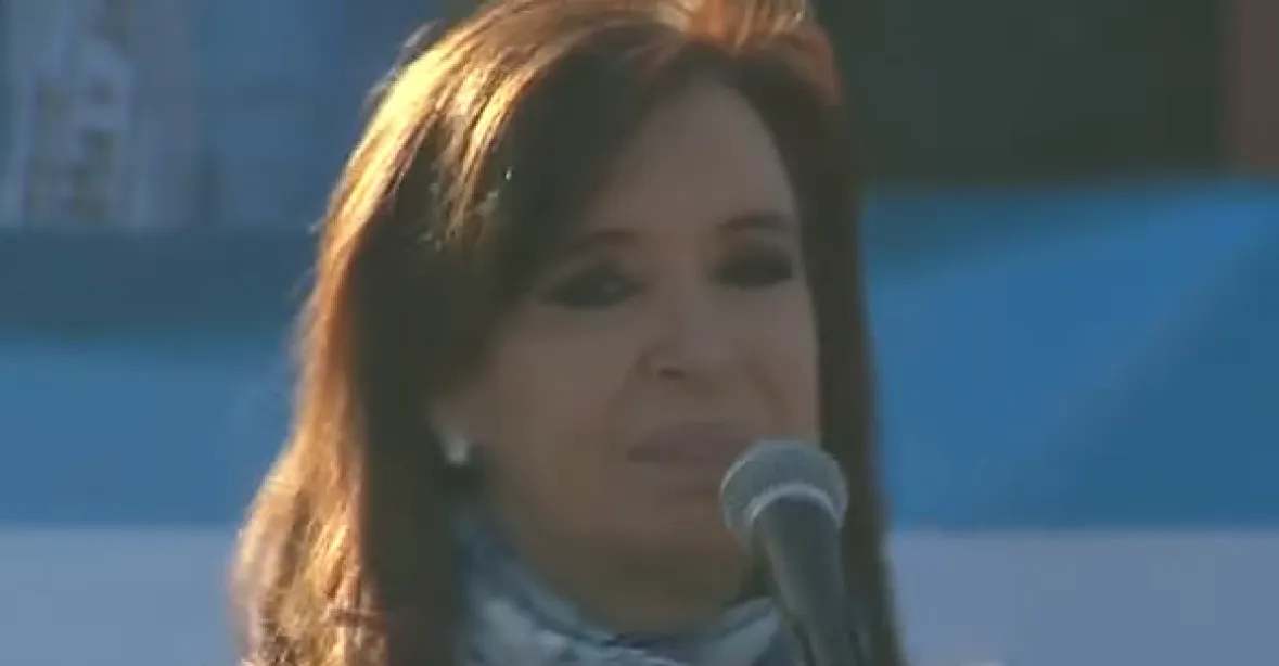 Argentinská exprezidentka čelí obvinění z krytí teroristického útoku