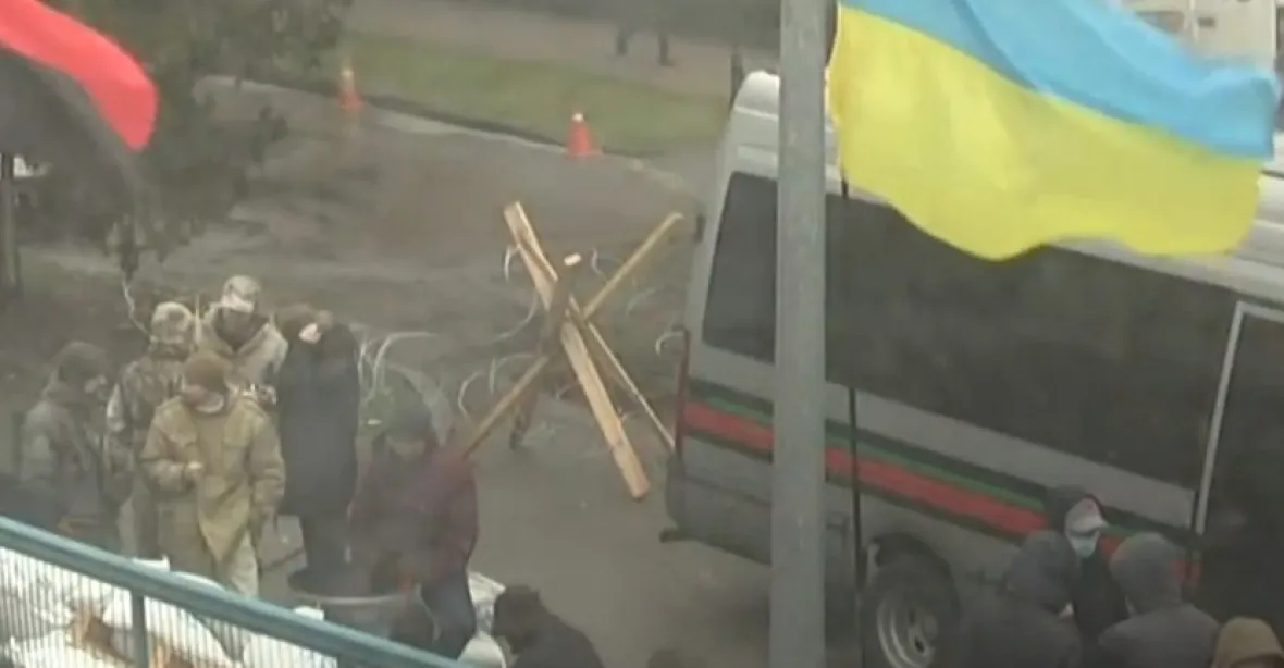 „Míšu na svobodu, Porošenka na pryčnu!“ Kyjev čeká další protesty za Saakašviliho