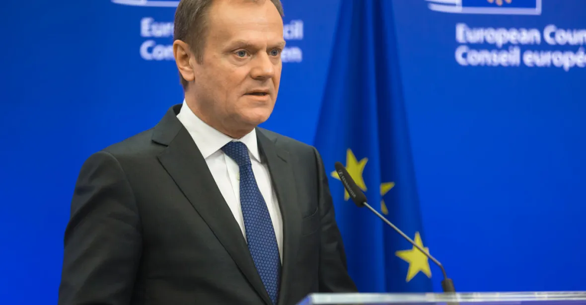Státy EU se shodly na dalším prodloužení sankcí vůči Rusku, uvedl Tusk