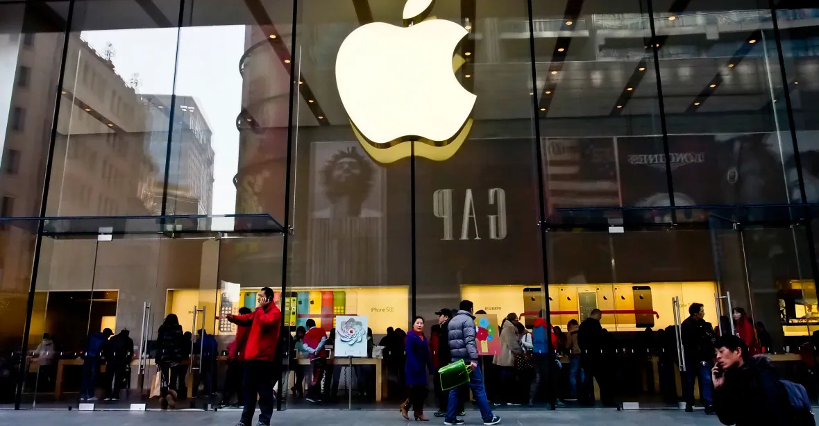 Apple čelí žalobám kvůli zpomalování starších iPhonů