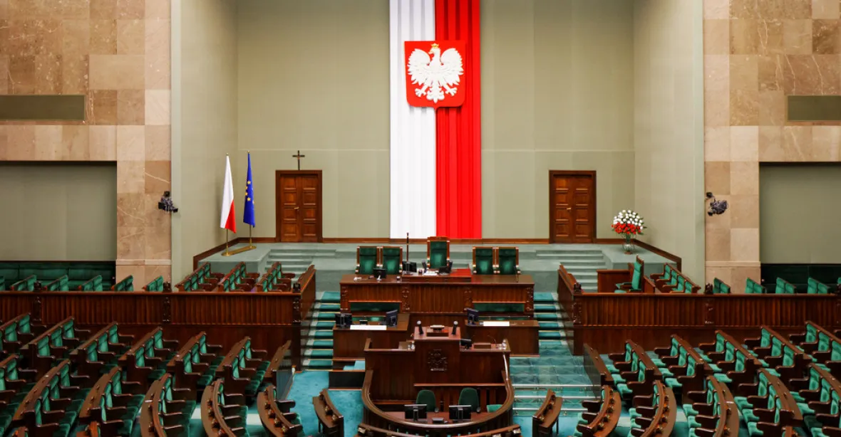 Děláte převrat proti justici, napsala vládě šéfka polského Nejvyššího soudu