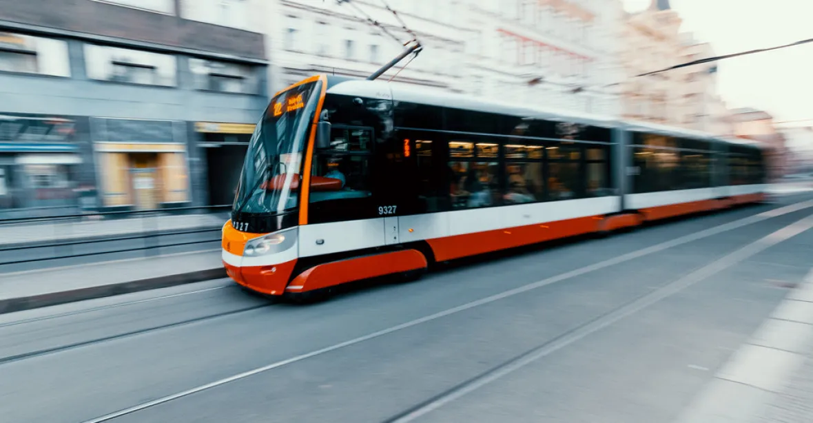 V Praze se srazily tramvaje. Jeden z řidičů byl pod vlivem pervitinu