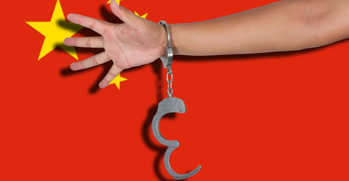 Čínský soud poslal aktivistu na 8 let do vězení. „Vyhrnu si rukávy,“ reagoval Wu Kan