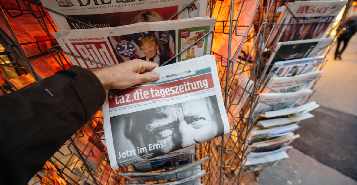 Němci podle průzkumu médiím moc nevěří, především na východě