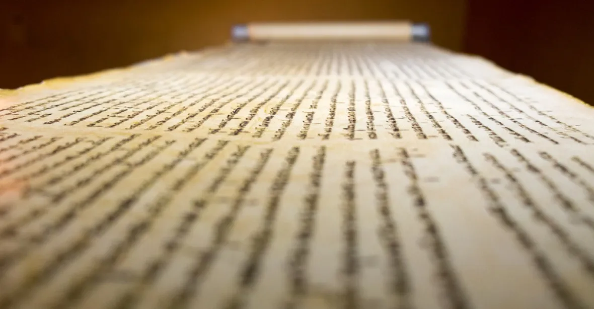 V Izraeli rozluštili fragmenty předposledního svitku od Mrtvého moře