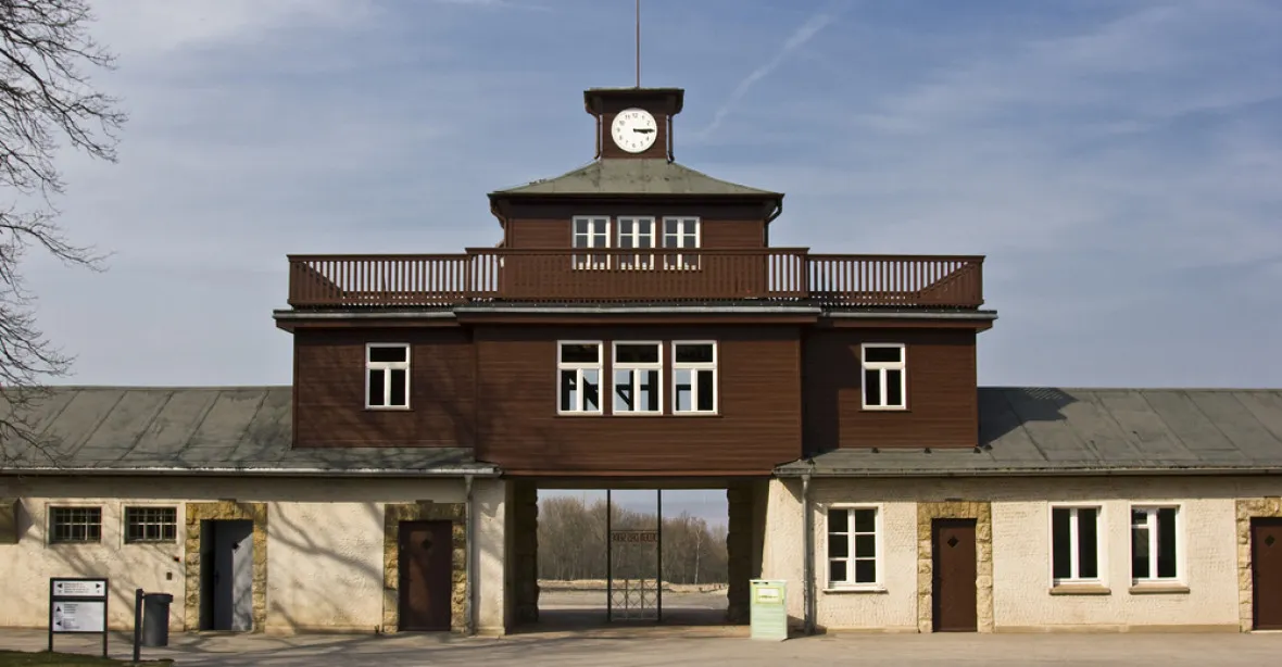 Němci vypátrali pět dozorců z Buchenwaldu. Vyšetřováným je od 92 do 96 let