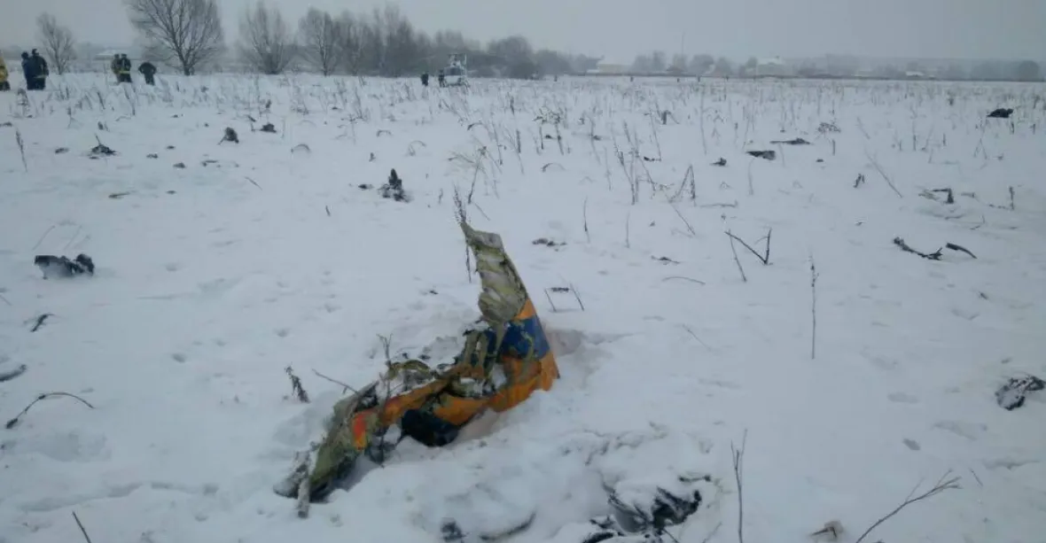 Po startu z Moskvy se zřítilo ruské letadlo. Nikdo z 71 lidí na palubě nepřežil
