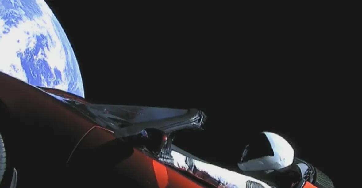 Vesmírný Roadster zničí radiace. Musk plánuje další mise