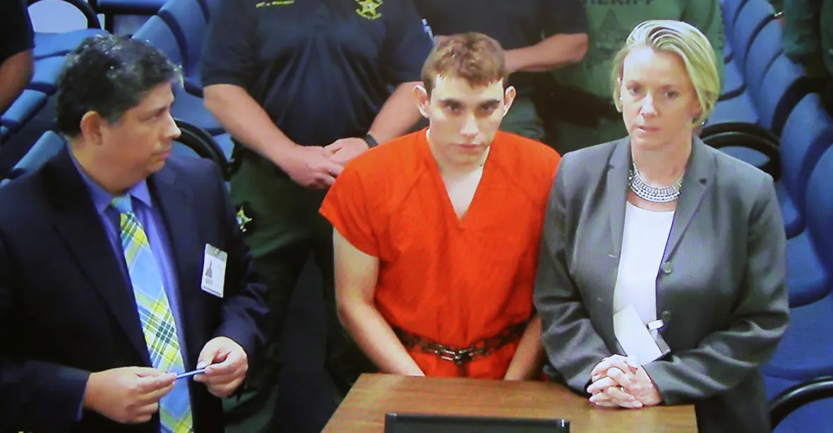 Vrah z Floridy se k masakru přiznal. Chtěl být „profesionálním školním střelcem“