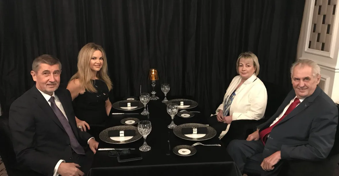 VIDEO: Zeman večeřel u Babiše. Jednali o vládě i sjezdu ČSSD