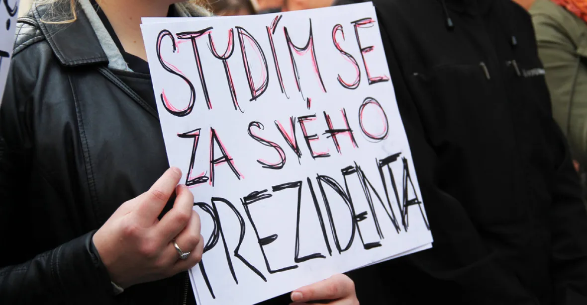 Policie při zásahu proti Zemanovým odpůrcům pochybila, míní ombudsmanka