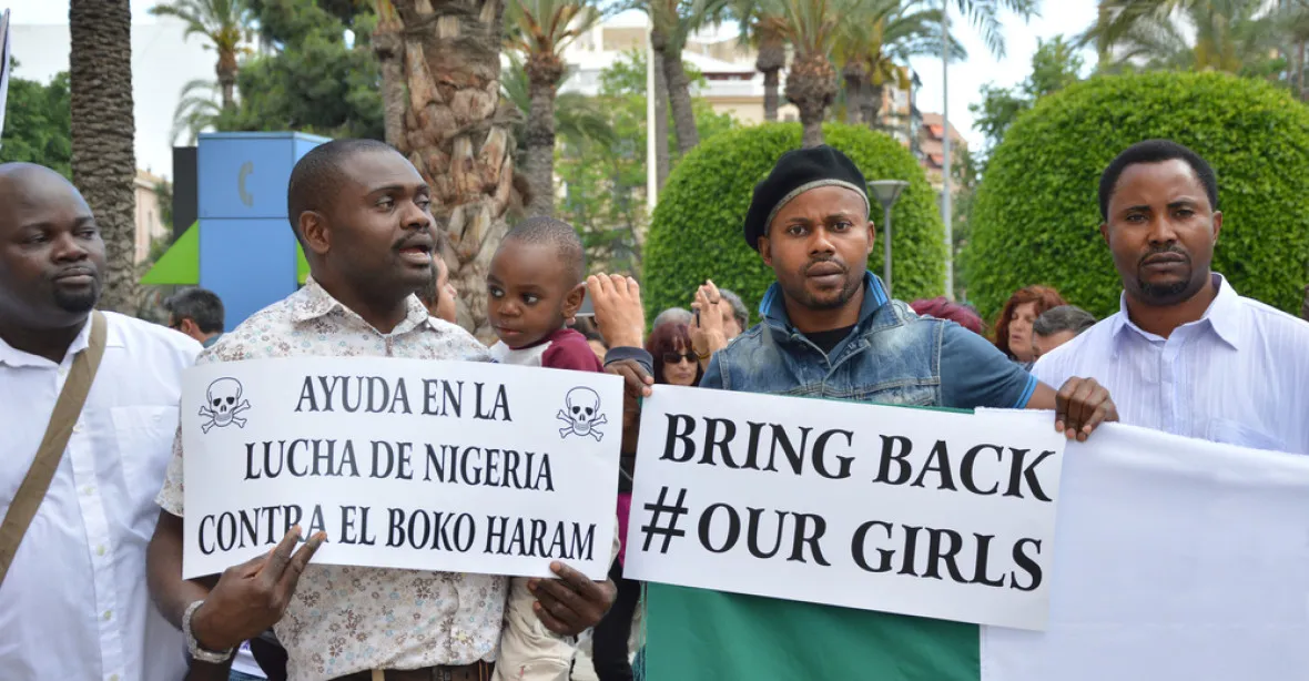 Po útoku Boko Haram na školu v Nigérii je pohřešováno 111 dívek