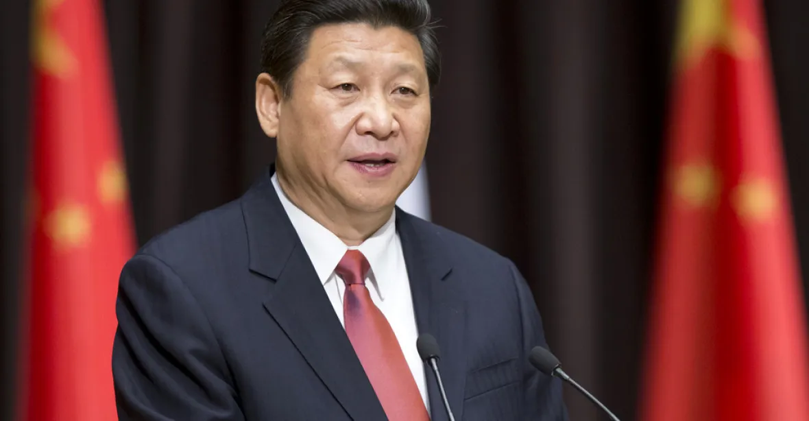Navěky prezidentem. Čínští komunisté chtějí Si Ťin-pchinga udržet u moci