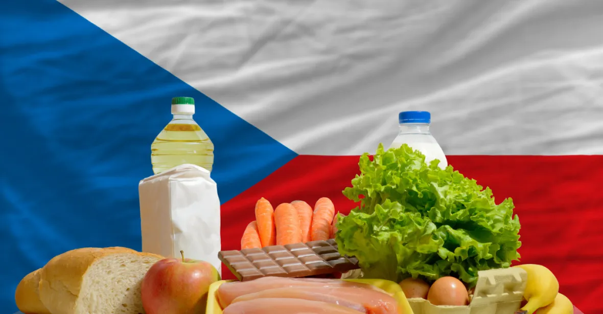 Ministr zemědělství Milek chce povinný prodej českých potravin v obchodech